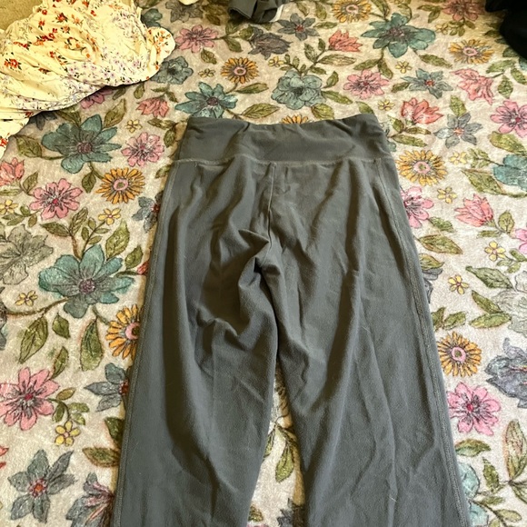 Abercrombie kids Gray Yoga Pants - Picture 3 of 3